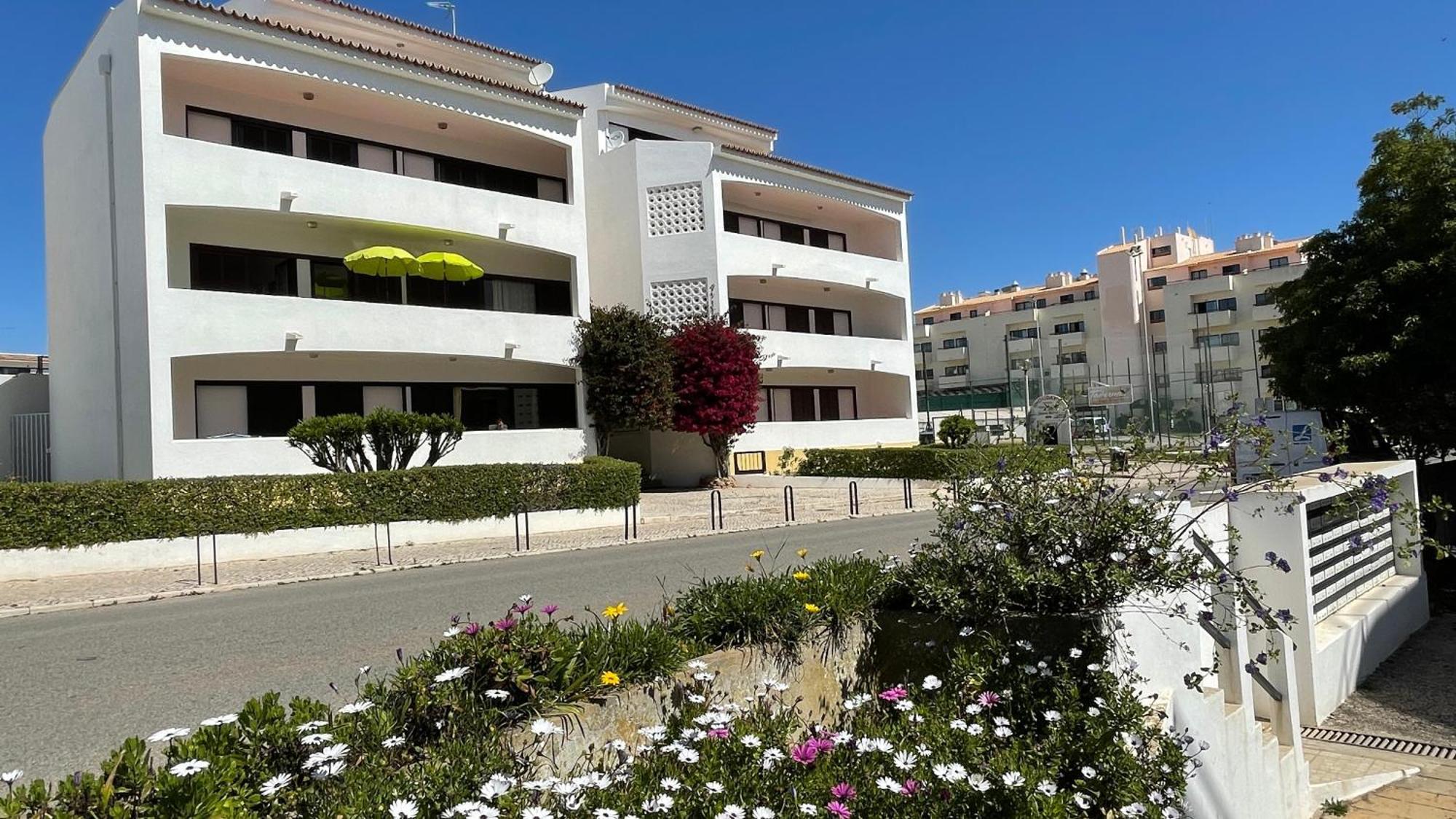 Medronheira By Check-In Portugal Lägenhet Albufeira Exteriör bild